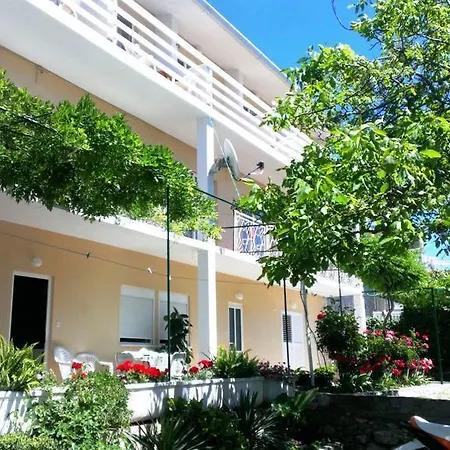 Apartment Duce 13694C * Омиш